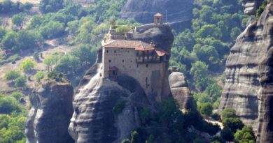 Řecké kláštery vysoko v horách